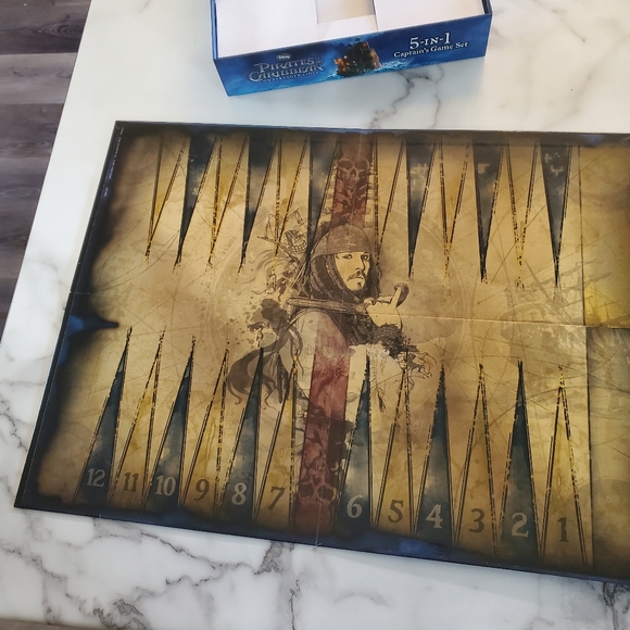 Disney Pirates of the Caribbean Stranger Tides 5-IN-1 Captains Game Set - Picture 8 of 15